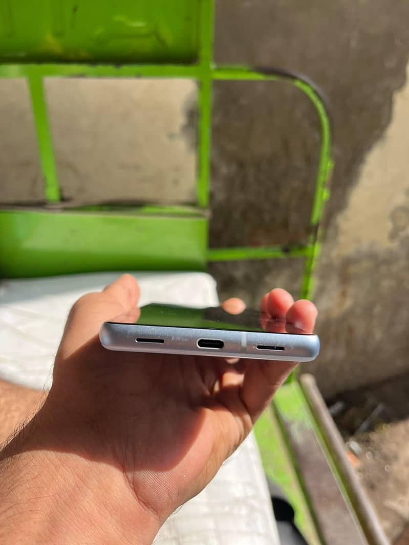 Google Pixel 7a 3