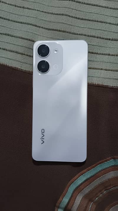Vivo Y11 d golden
