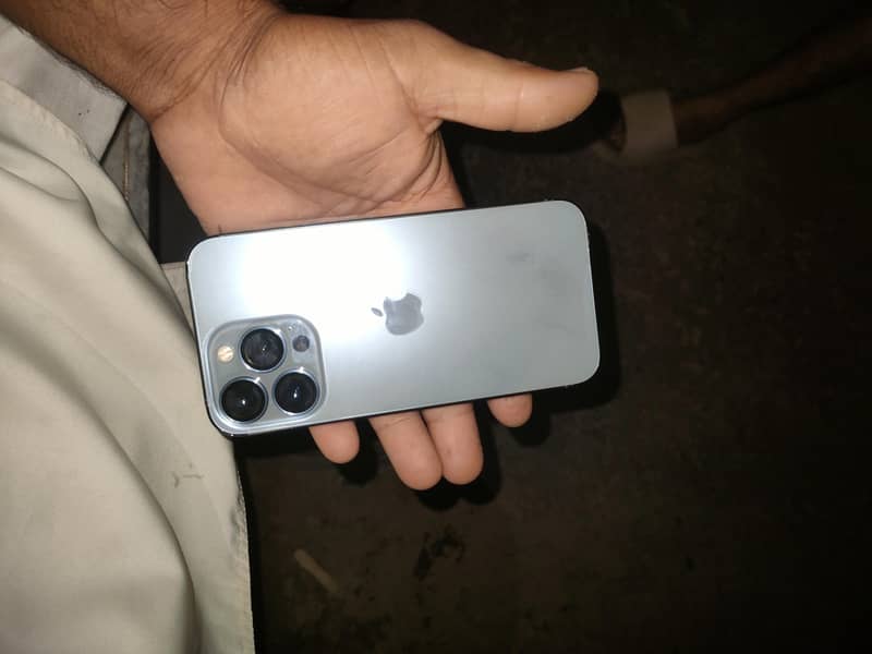 Apple iPhone 13 Pro 0