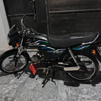 Honda CD 70 dream black 2025