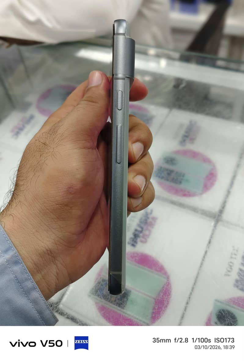 Google Pixel 8 2