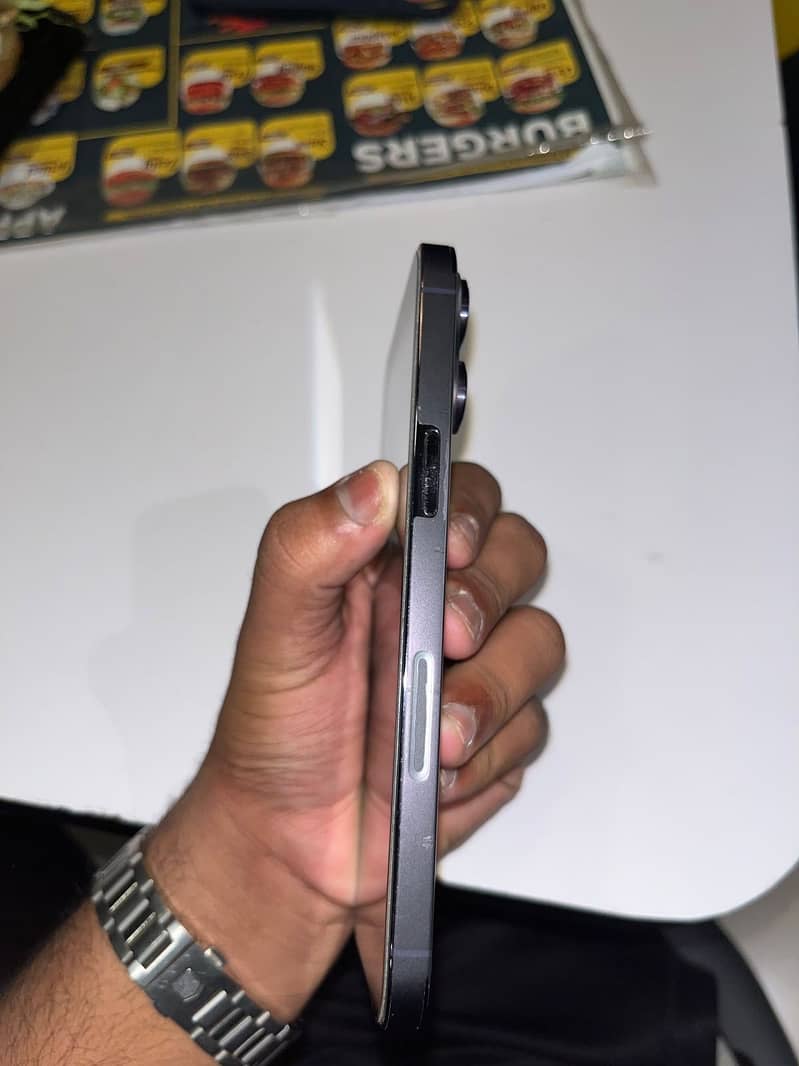 Apple iPhone 14 Pro Max 3