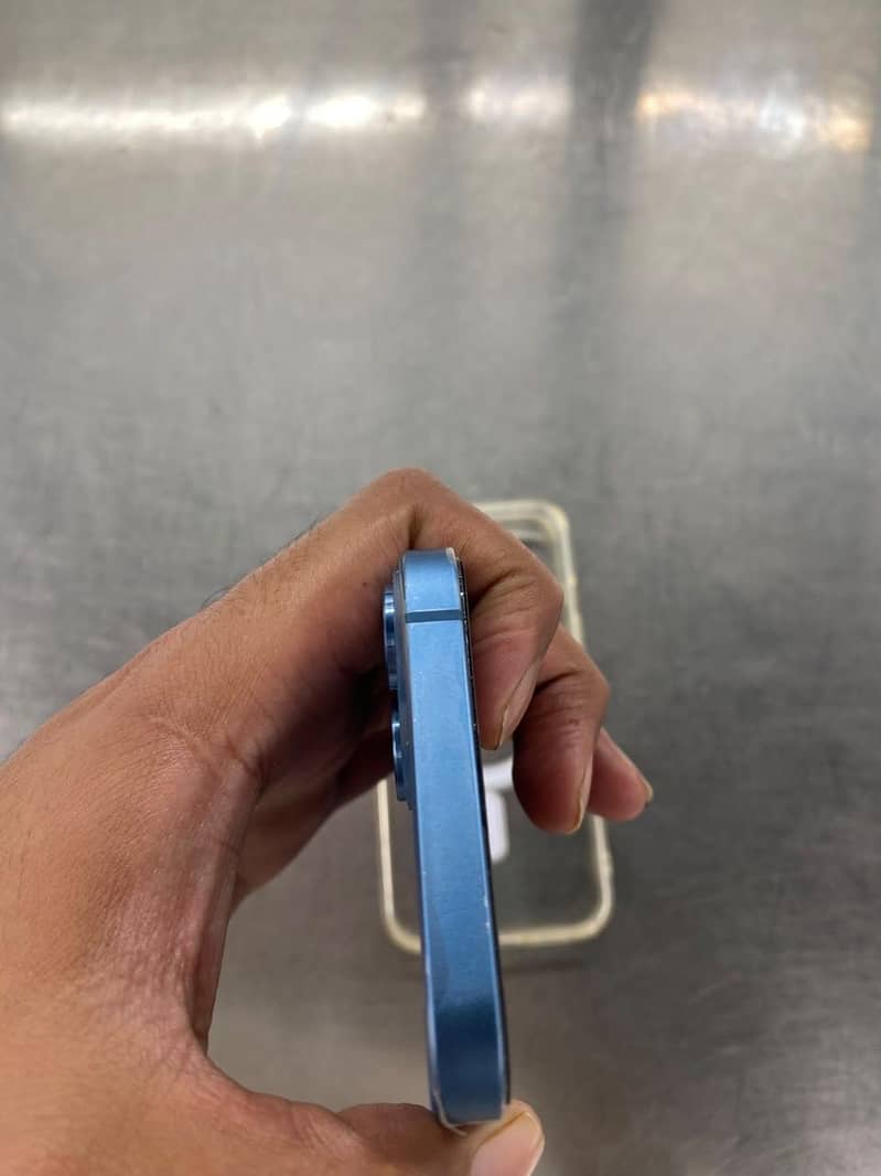 Apple iPhone 13 1