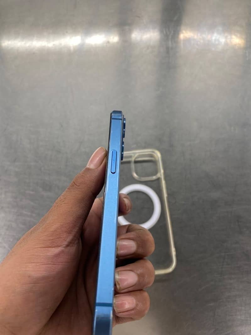 Apple iPhone 13 3