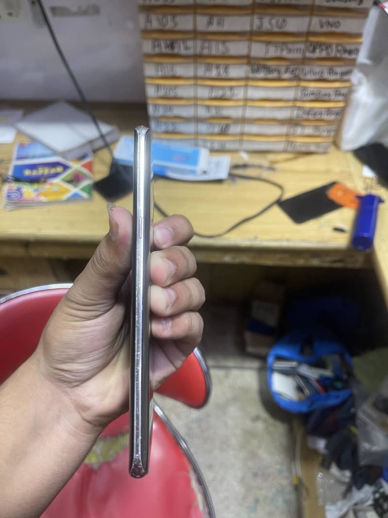 Samsung Mobile S8 Plus 1