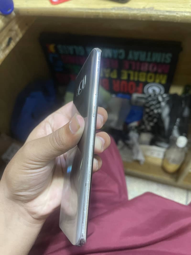 Samsung Mobile S8 Plus 2