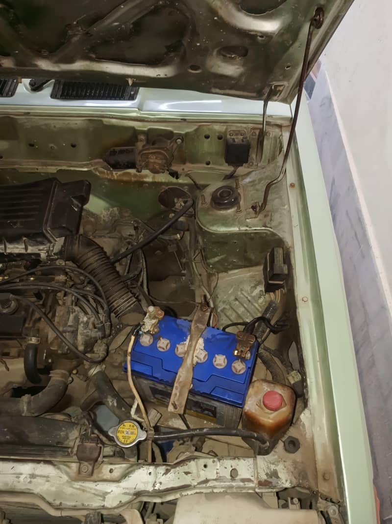 Nissan Sunny 1989 3
