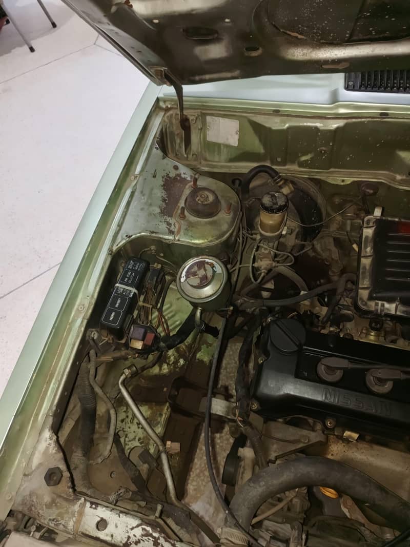Nissan Sunny 1989 4
