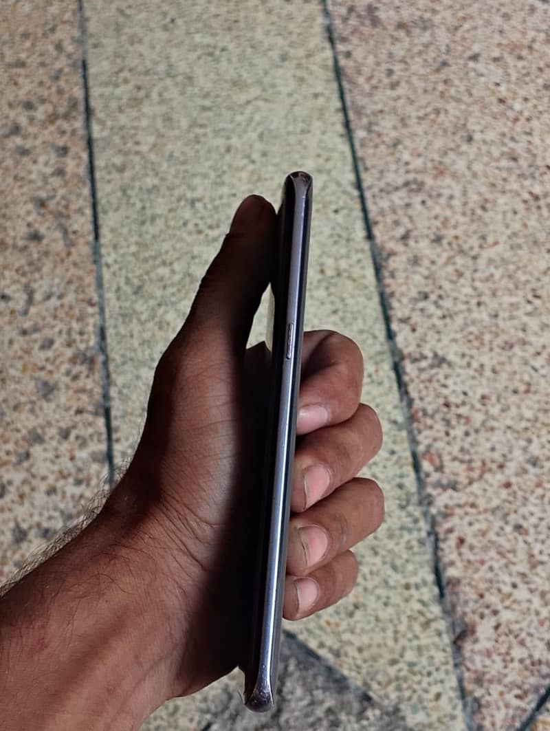 Samsung Mobile S8 1
