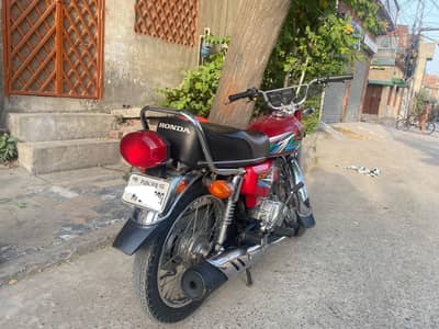 Urgent for sale honda 125 22 model