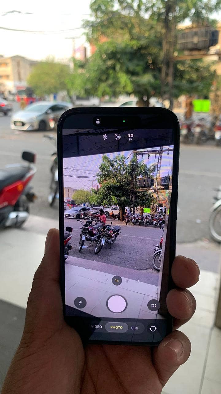 Apple iPhone 15 Pro 2