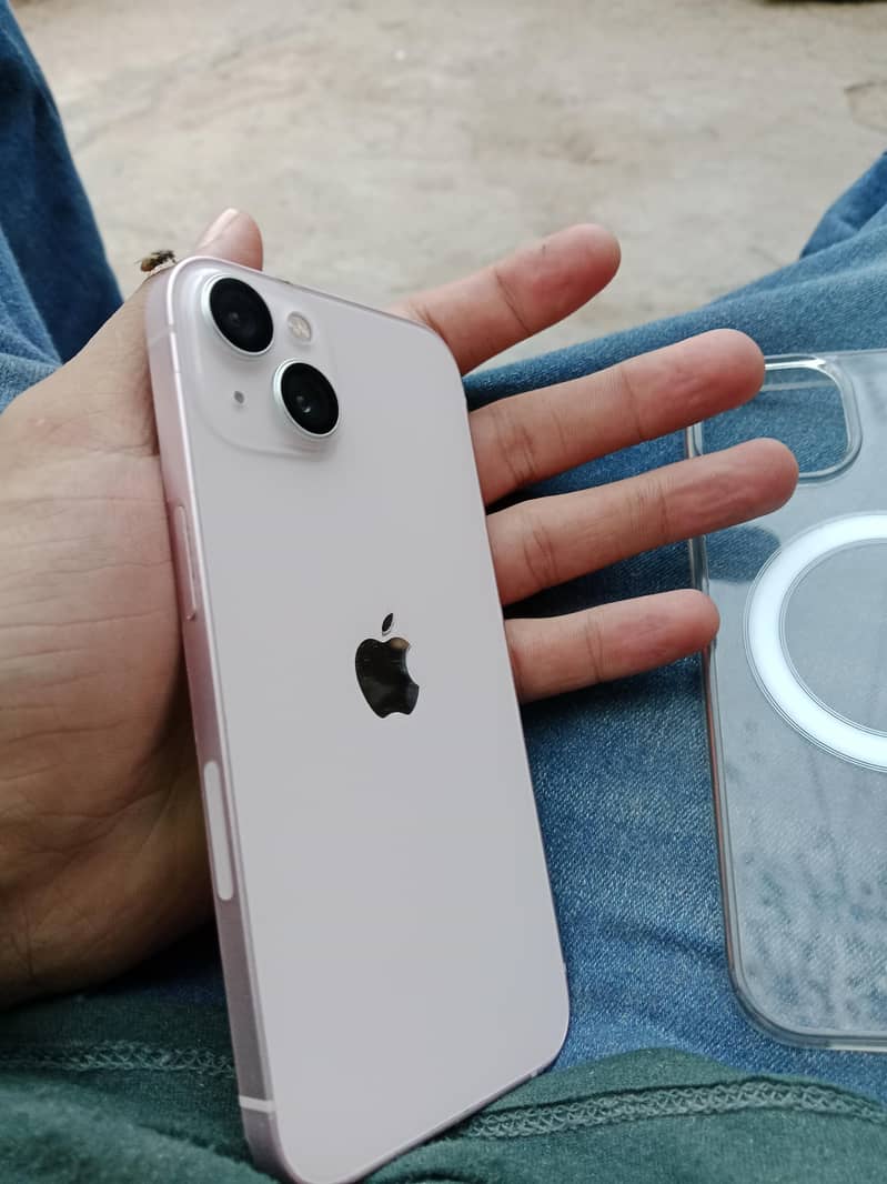 Apple iPhone 13 2