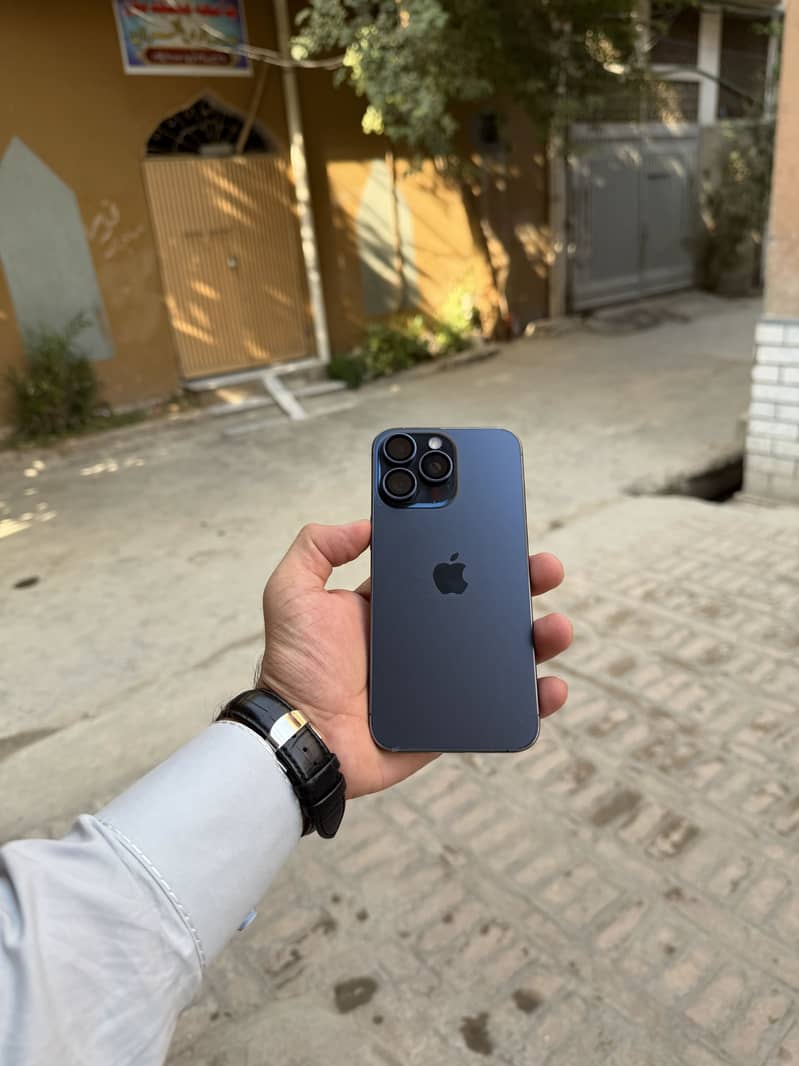 Apple iPhone 15 Pro Max 0