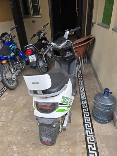 Electric Scooty range 90km disk brake Ev bike