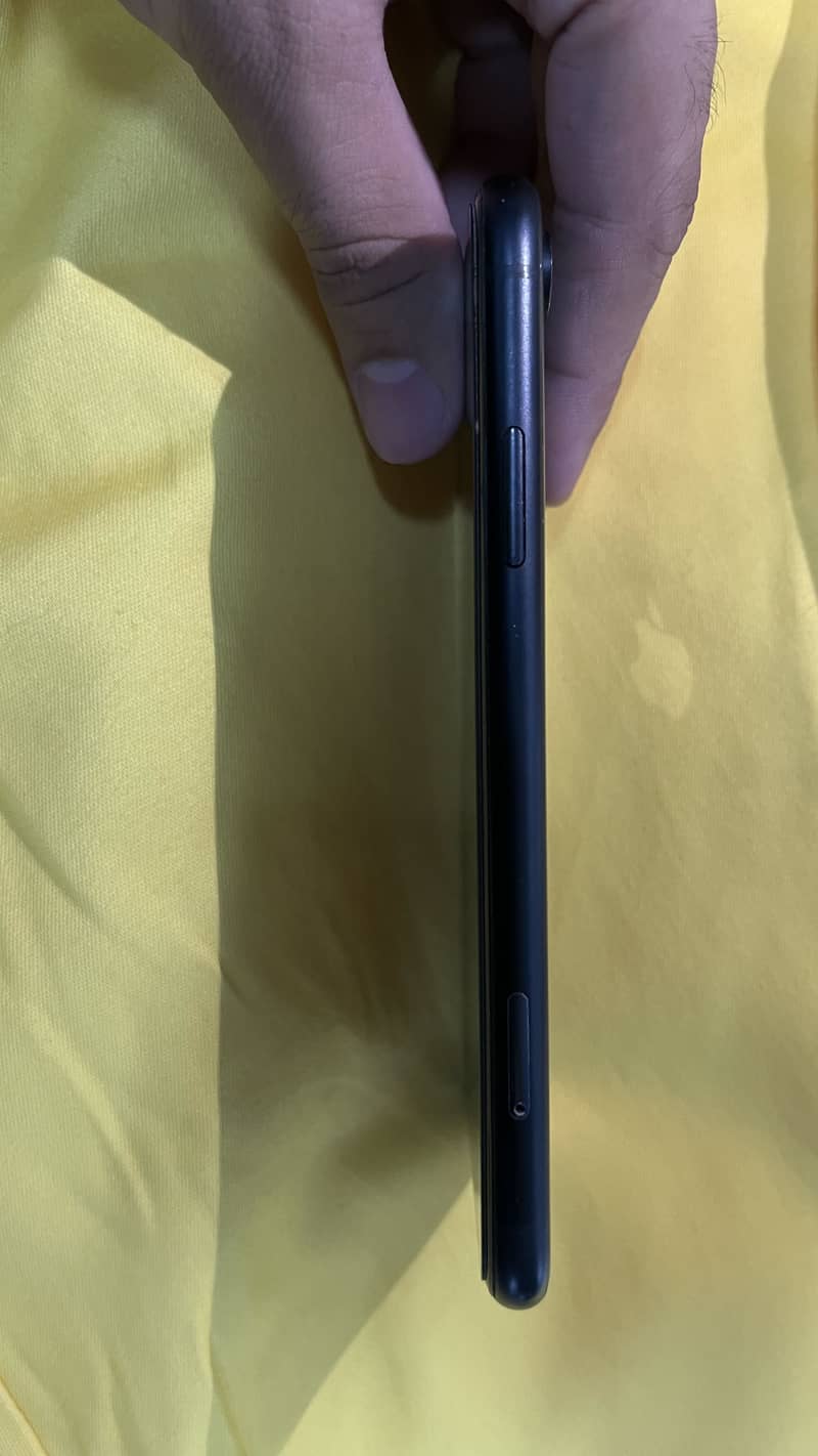 Apple iPhone XR 2