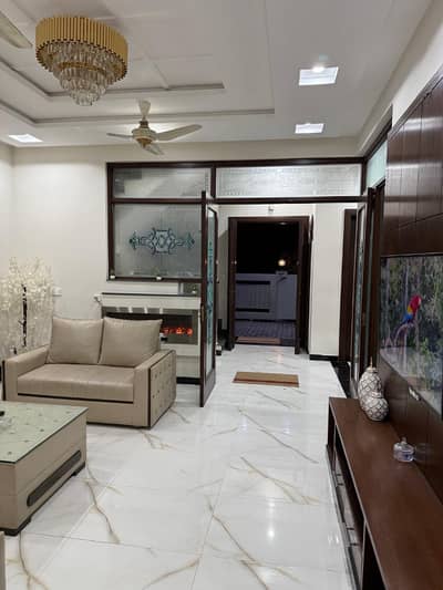 0321 86 10 688 Beautiful 10 Marla house available for sale in Wapda city