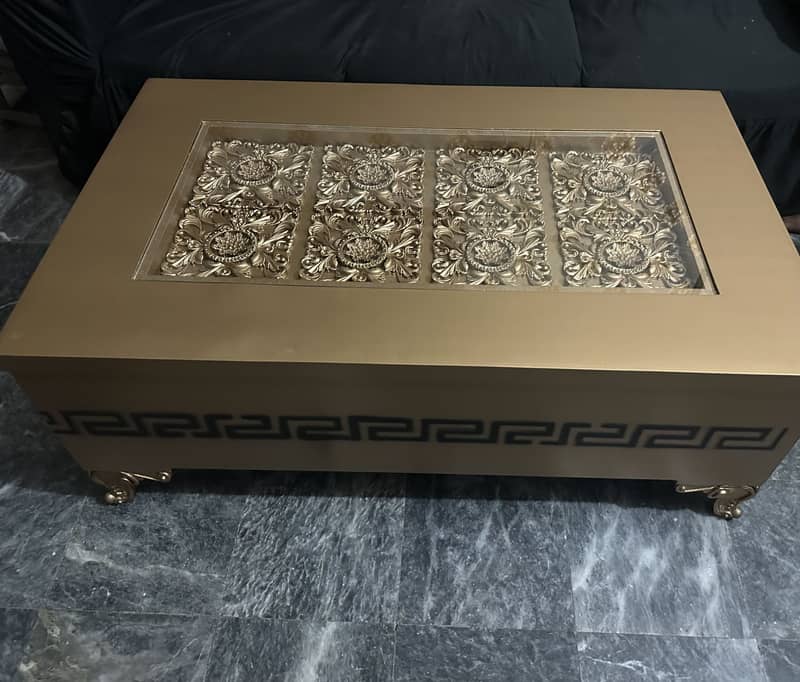 Center Table 0