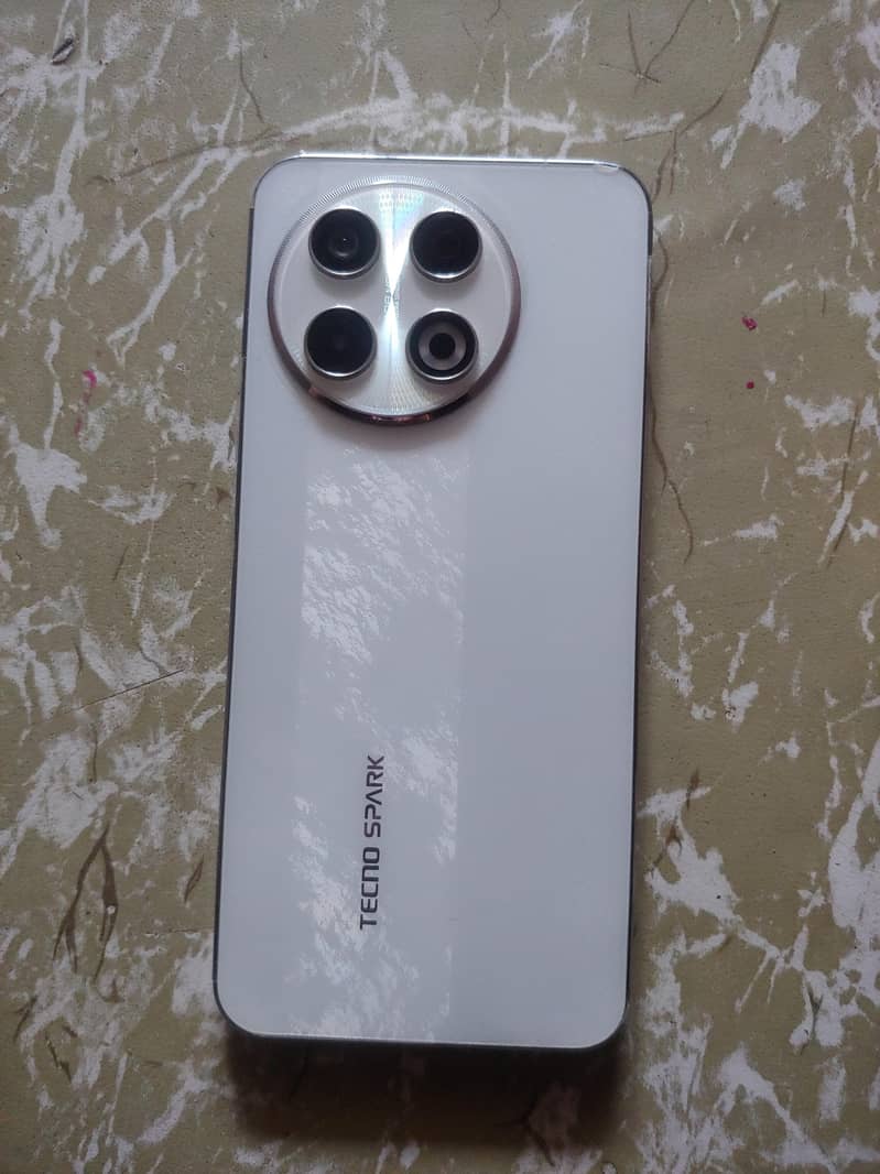 Tecno SPARK 30 Pro 0