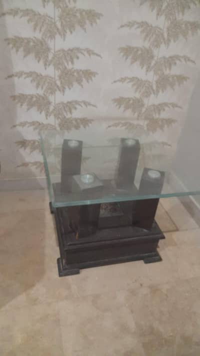 Selling centre table and side tables Urgently