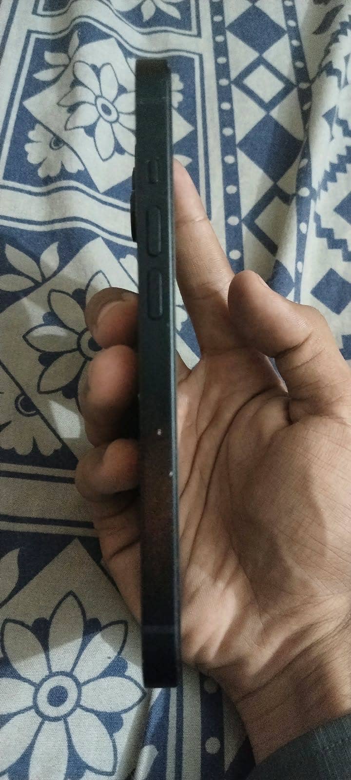 Apple iPhone 14 3