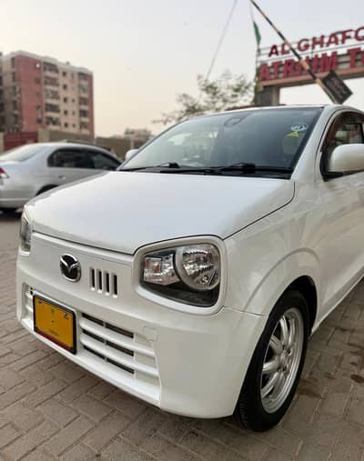 Suzuki Japanese hybrid. bumper to bumper pal white colour
