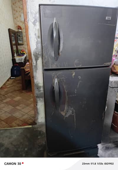 Haier Fridge HRF-272