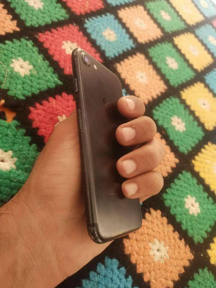 Apple iPhone 7 Plus 2