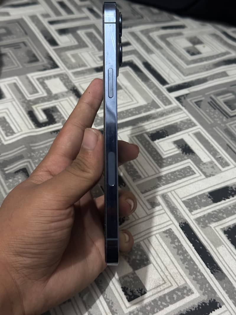 Apple iPhone 13 Pro Max 3