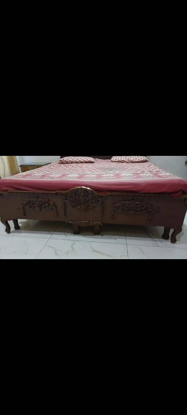 King size bed 1