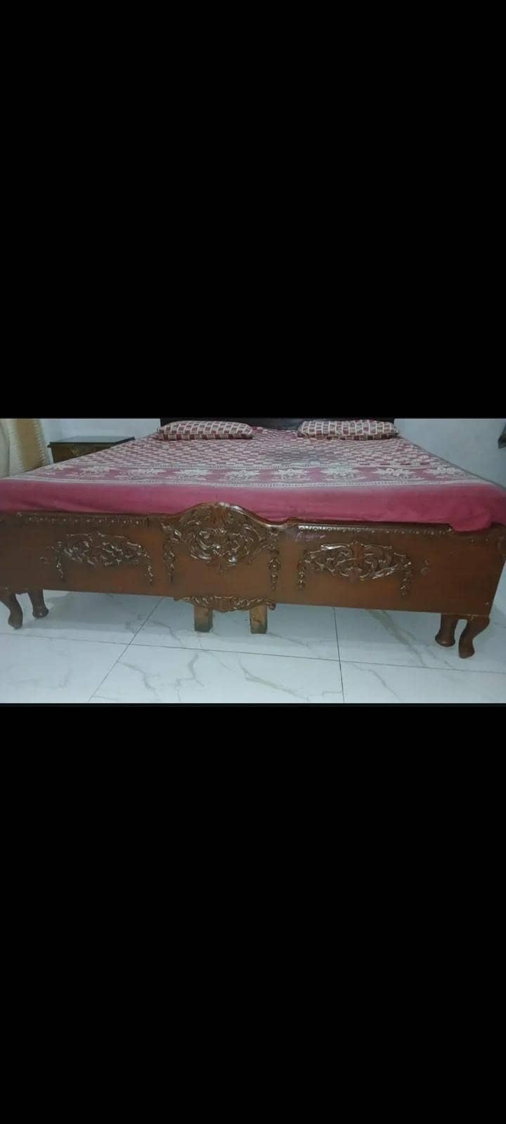 King size bed 2