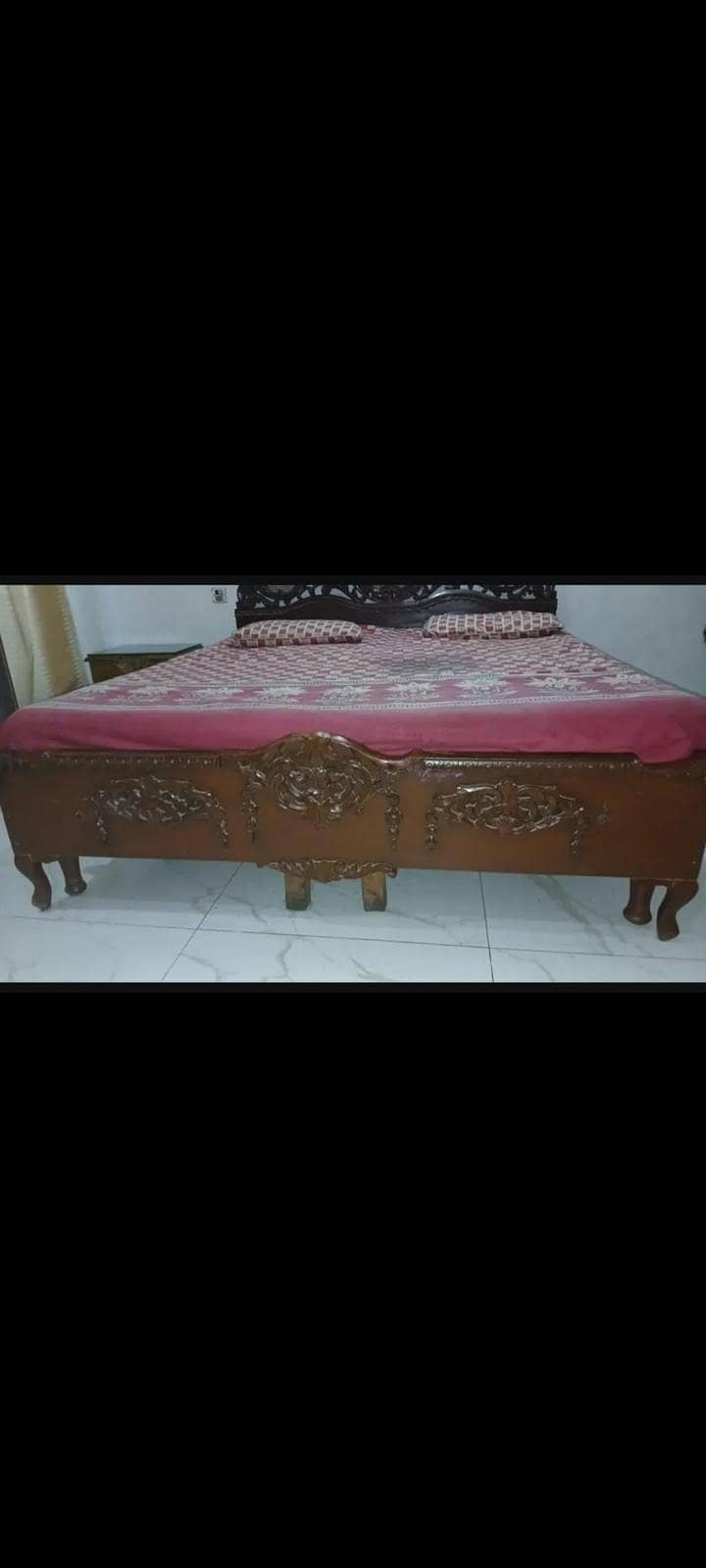 King size bed 6