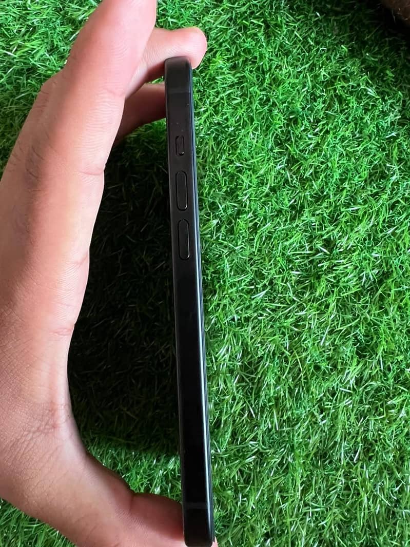 Apple iPhone 15 3