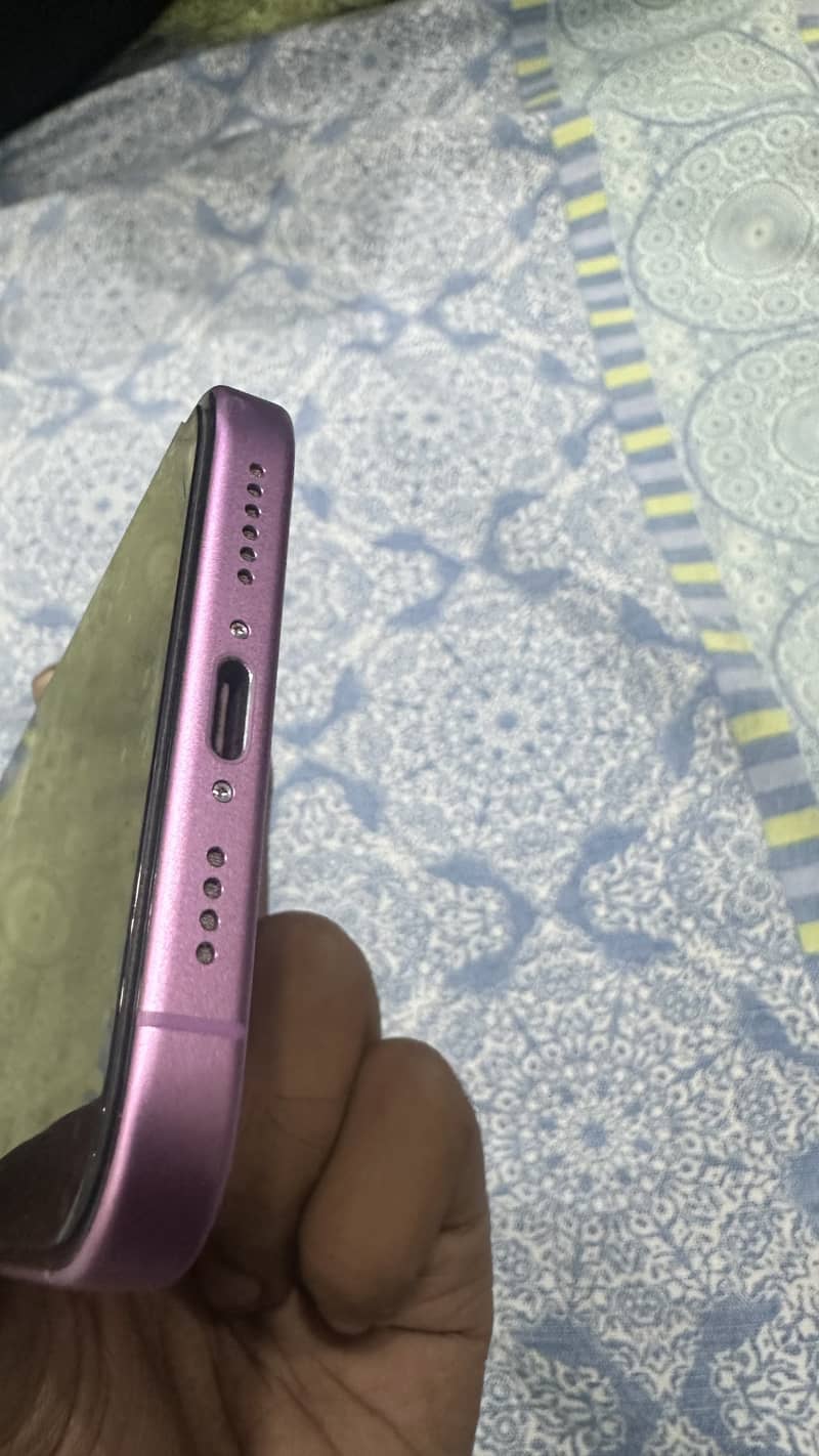 iPhone 16 Plus 128GB Factory Unlocked 4