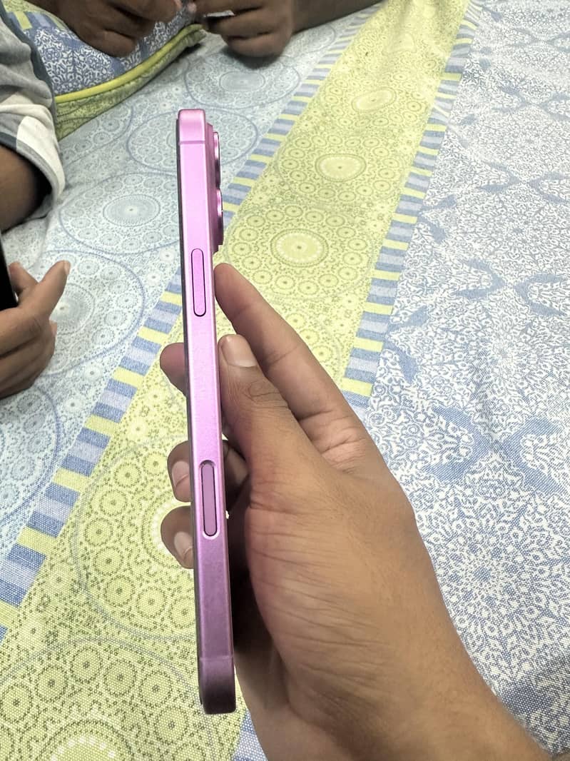 iPhone 16 Plus 128GB Factory Unlocked 7