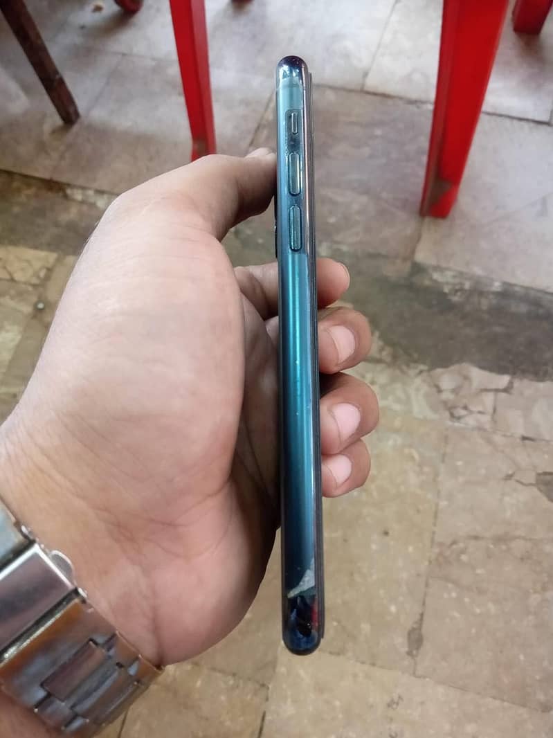 Apple iPhone 11 Pro 0