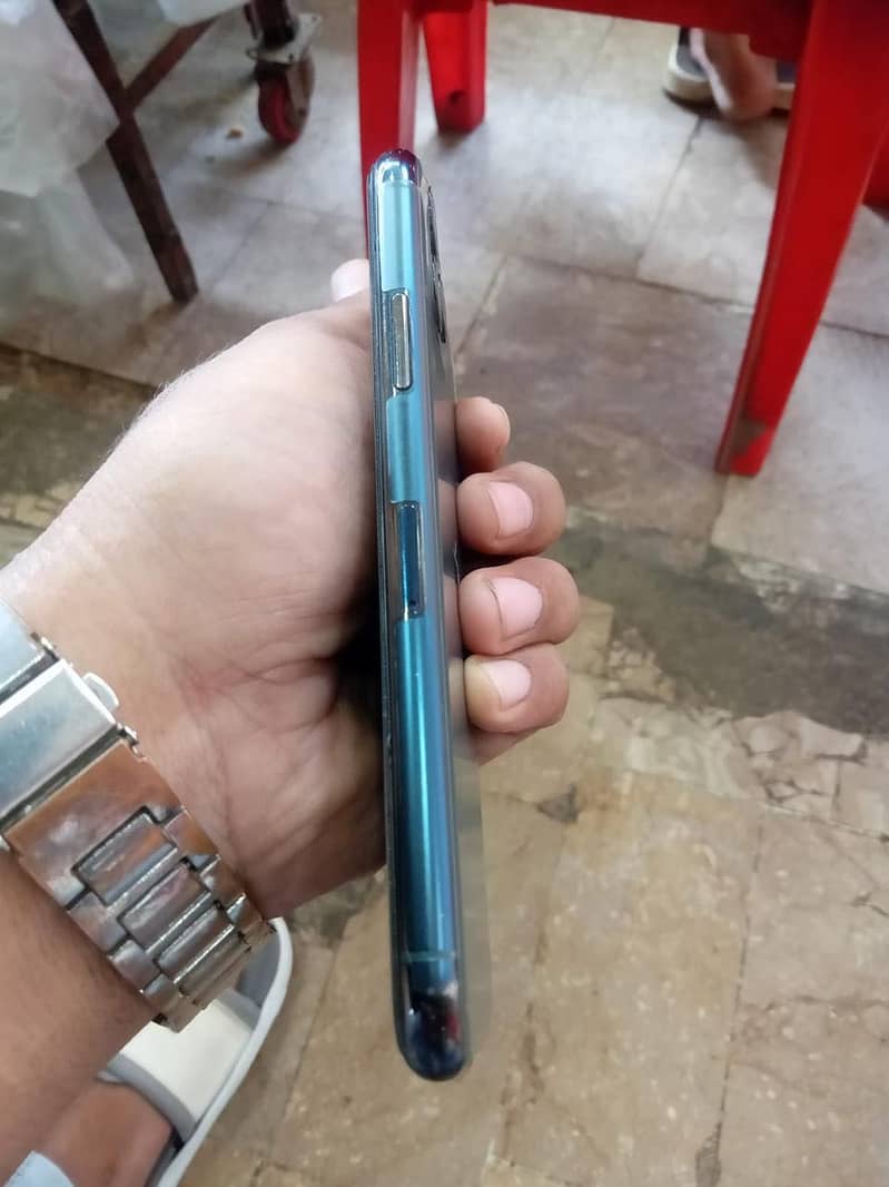 Apple iPhone 11 Pro 3