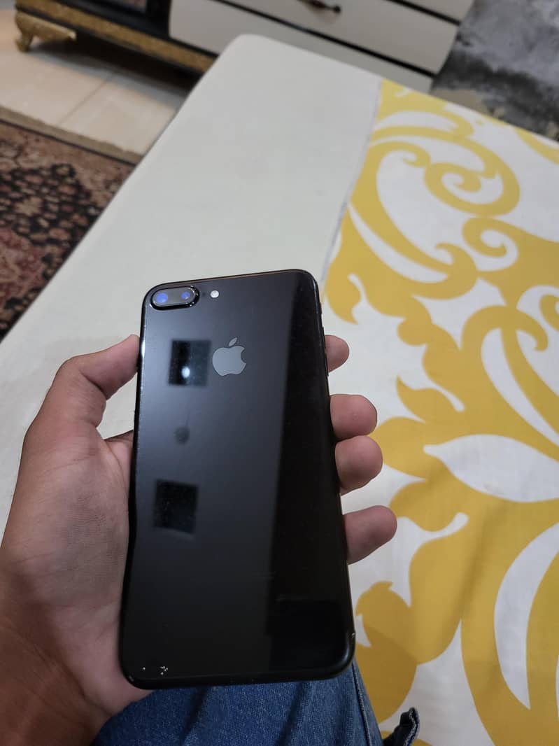 Apple iPhone 7 Plus 0