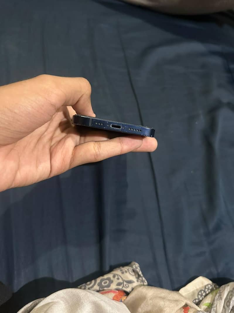 Apple iPhone 12 5