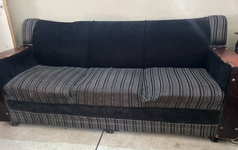 Beautiful Sofa Set for Sale – Good Condition