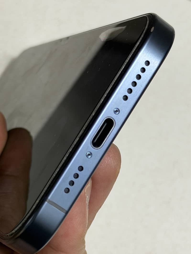 Apple iPhone 15 Pro Max 5