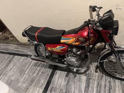 10/9.5 condition bike all ok buy and drive fuel tank miner damage