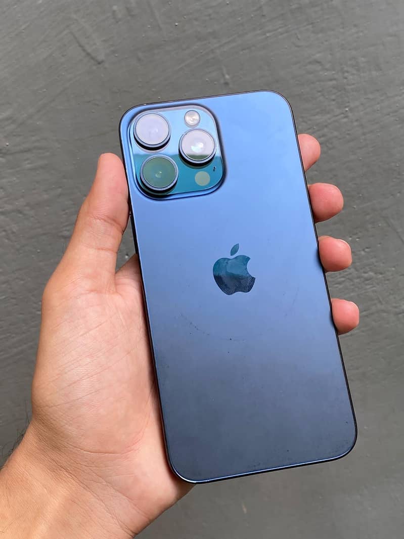 Apple iPhone 15 Pro Max 0