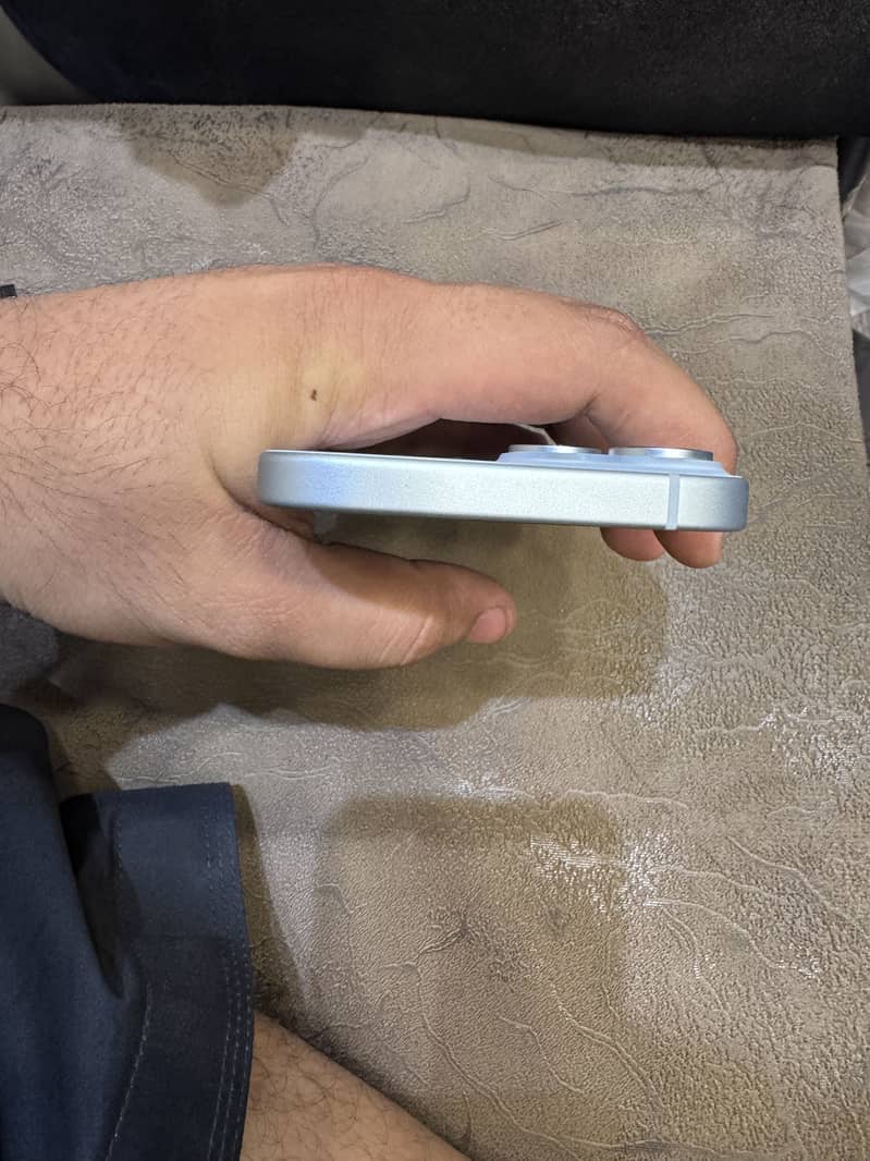 Apple iPhone 15 2