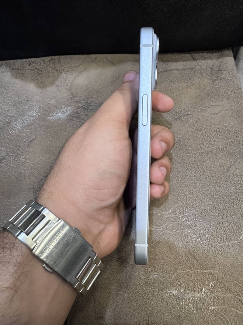Apple iPhone 15 5