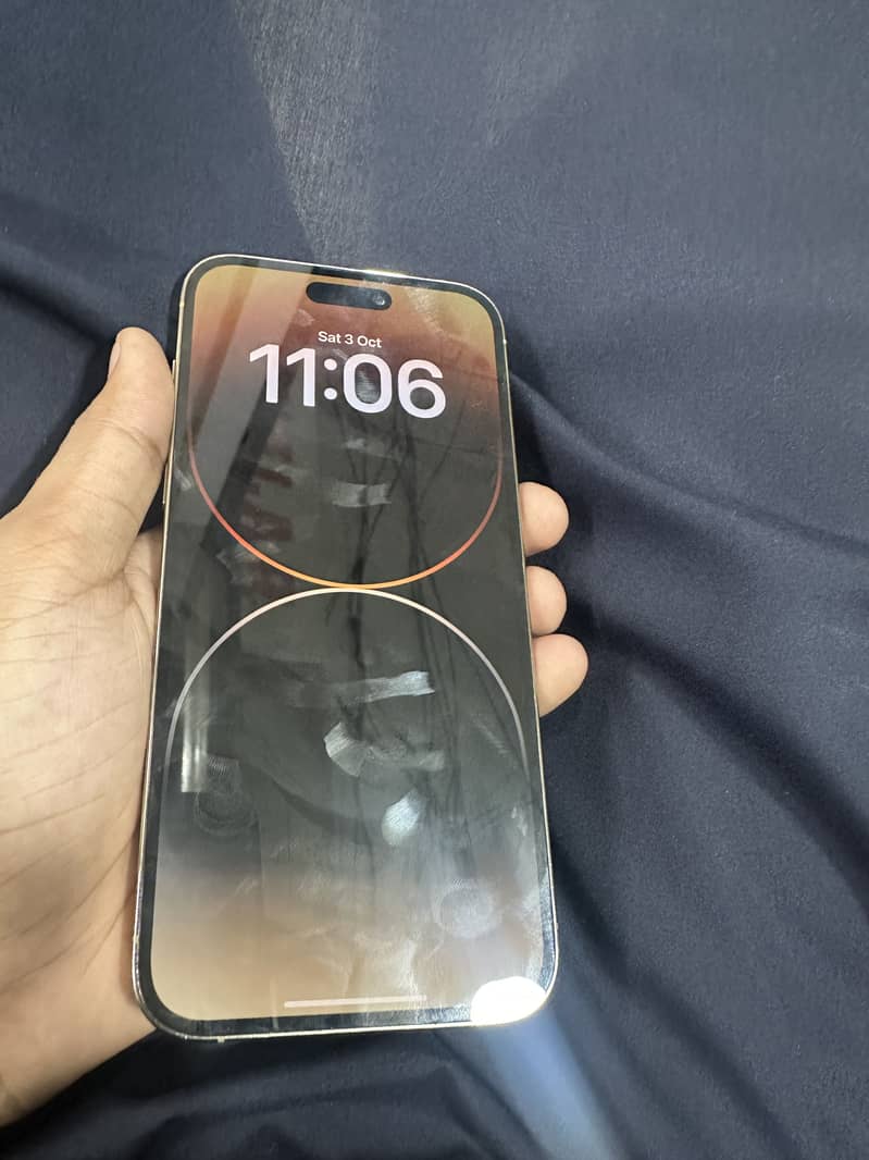 Apple iPhone 14 Pro Max 4