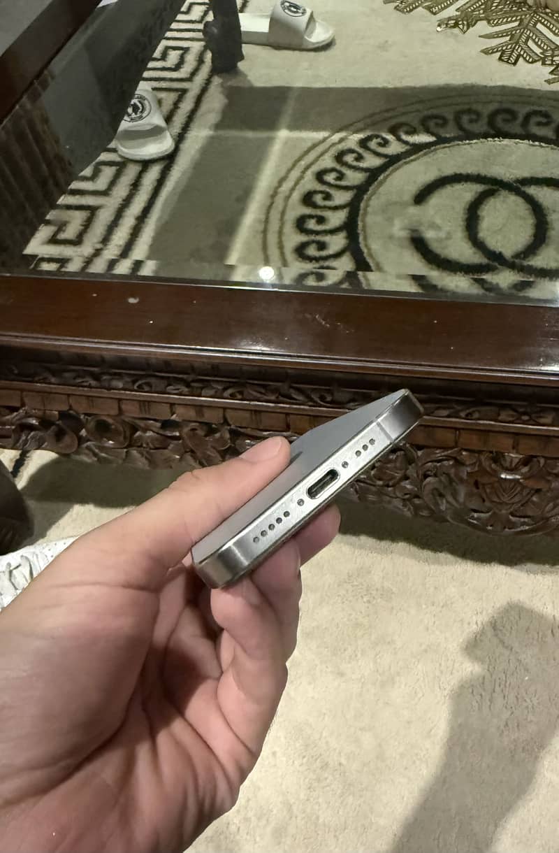 Apple iPhone 15 Pro 2