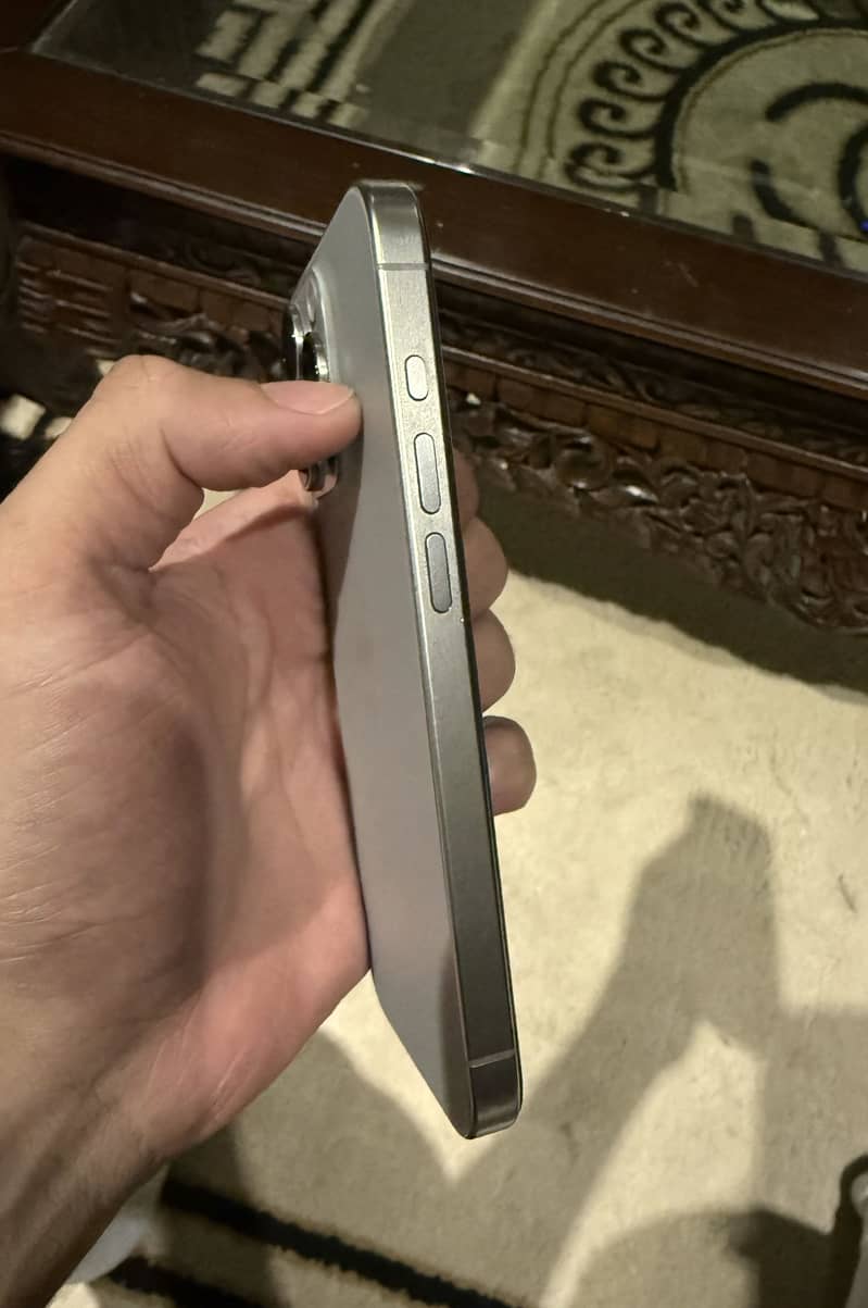 Apple iPhone 15 Pro 4