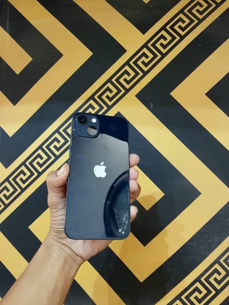 Apple iPhone 13 2