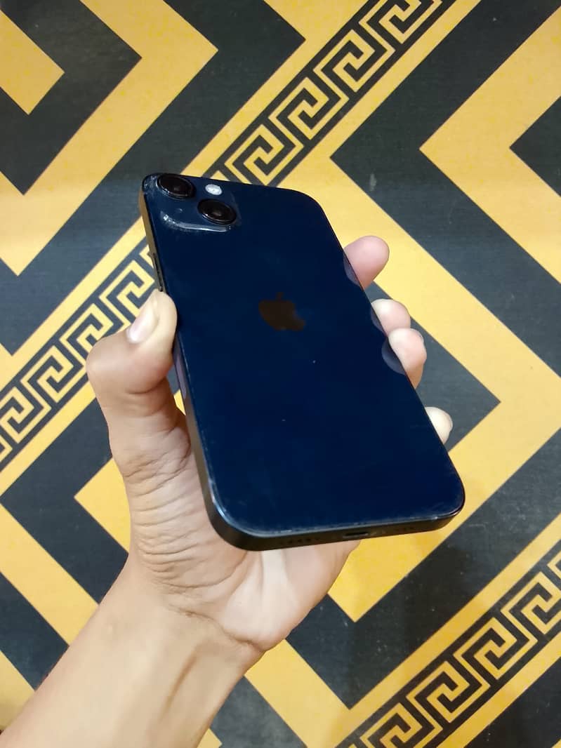 Apple iPhone 13 3