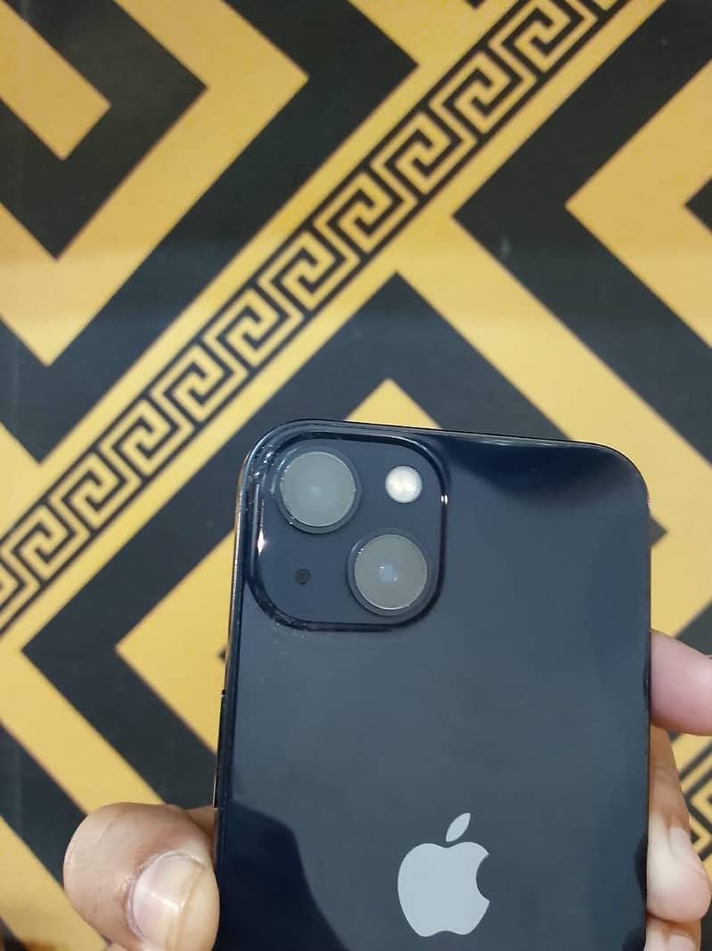 Apple iPhone 13 4